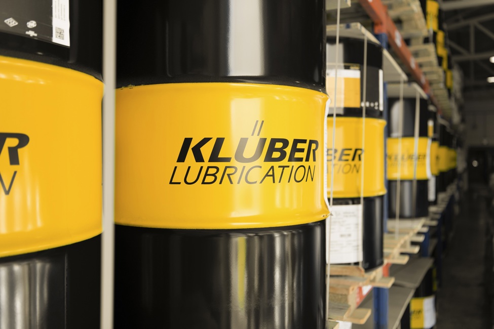 Kluber on warehouse shelf_LR
